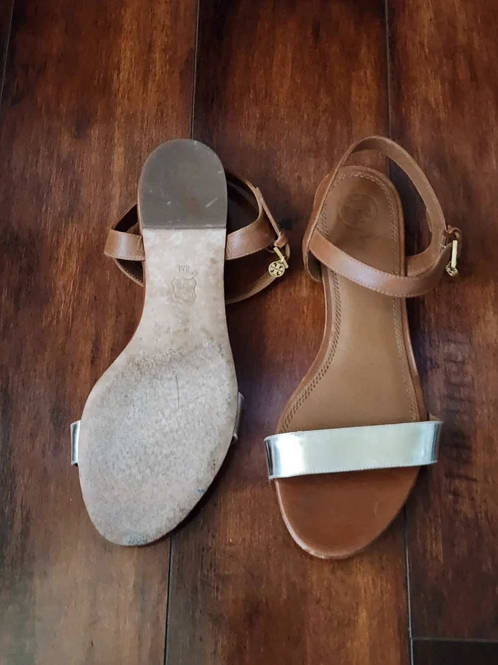 Tory Burch Tan Leather Silver Metallic Strap Sandals Size 8M